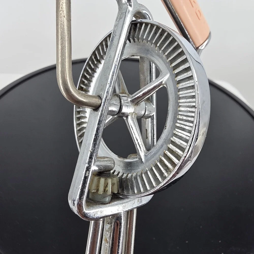 Vintage Maynard Hand Crank Egg Beater Stainless Steel Pink Handles Retro Kitchen